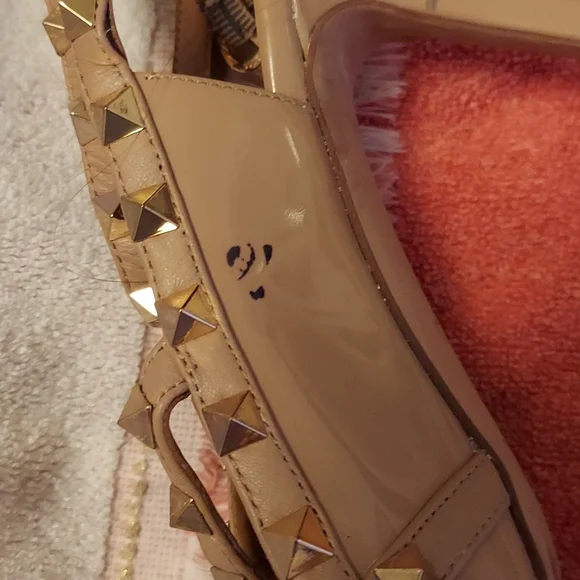 Shoes - Picture 4 of 5